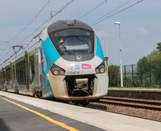 gare - train à l'arret